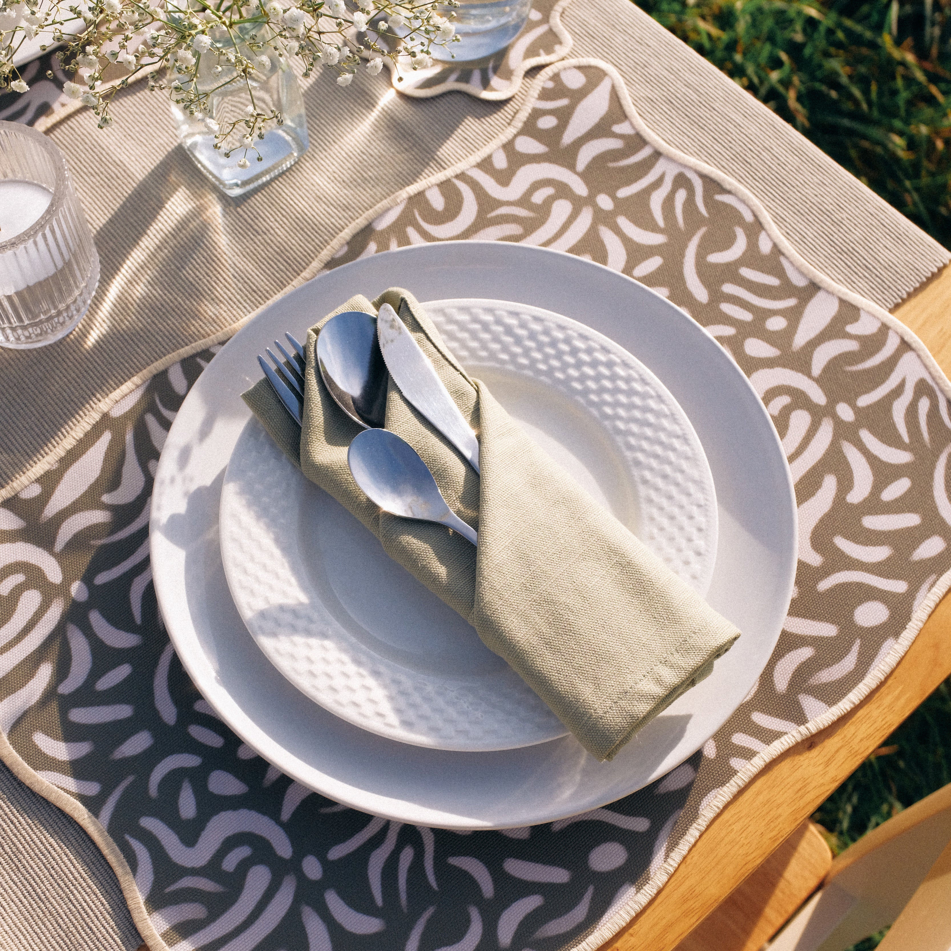 Whispers of Nature Scalloped Placemats (2 pack)