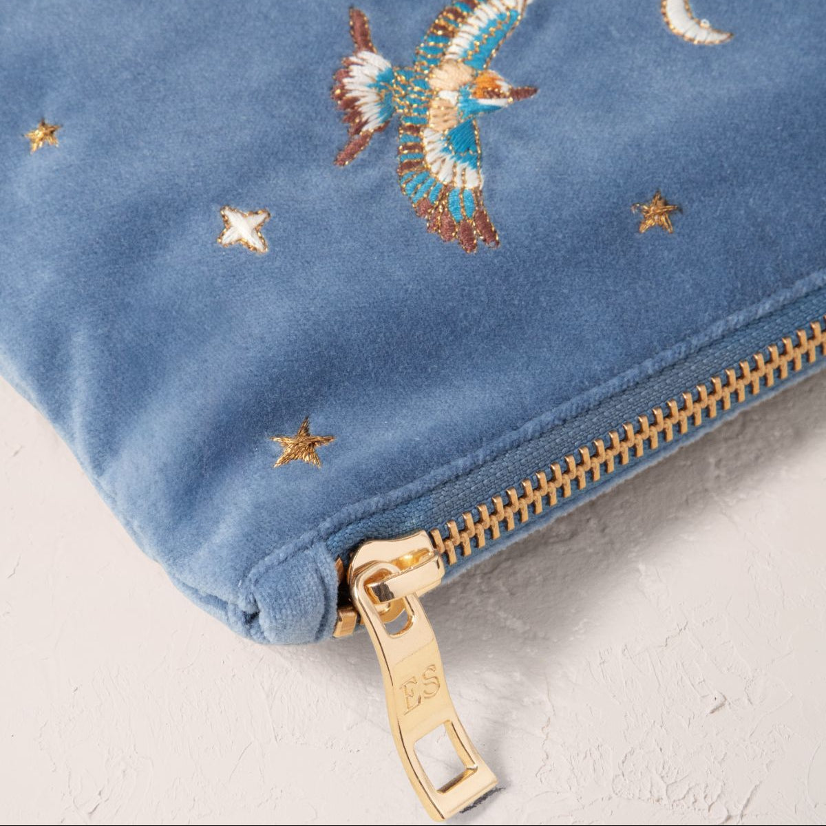 Lion Pride Everyday Pouch - Dusky Blue