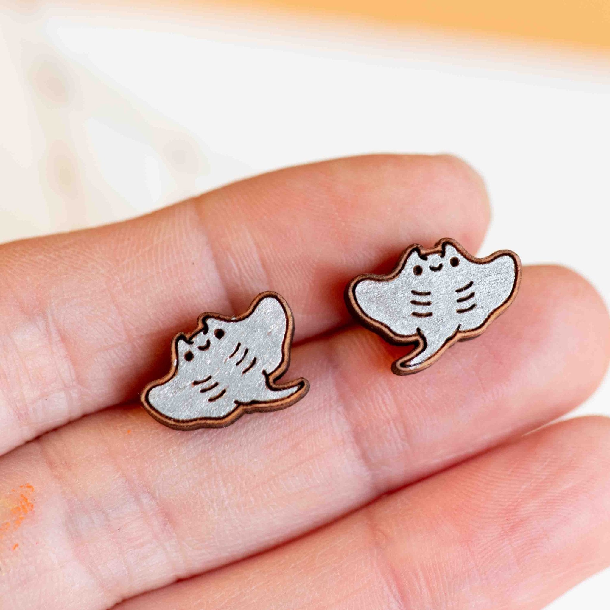 Hand-painted Wooden Earrings - Manta Ray