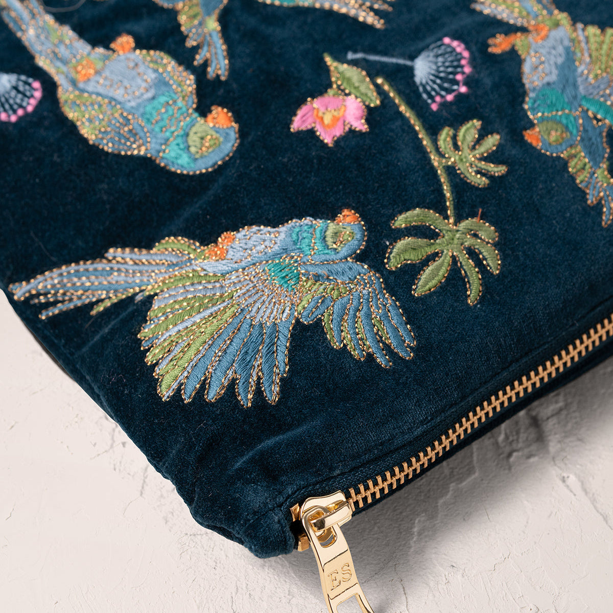 Flying Parrots Everyday Pouch - Ink Blue