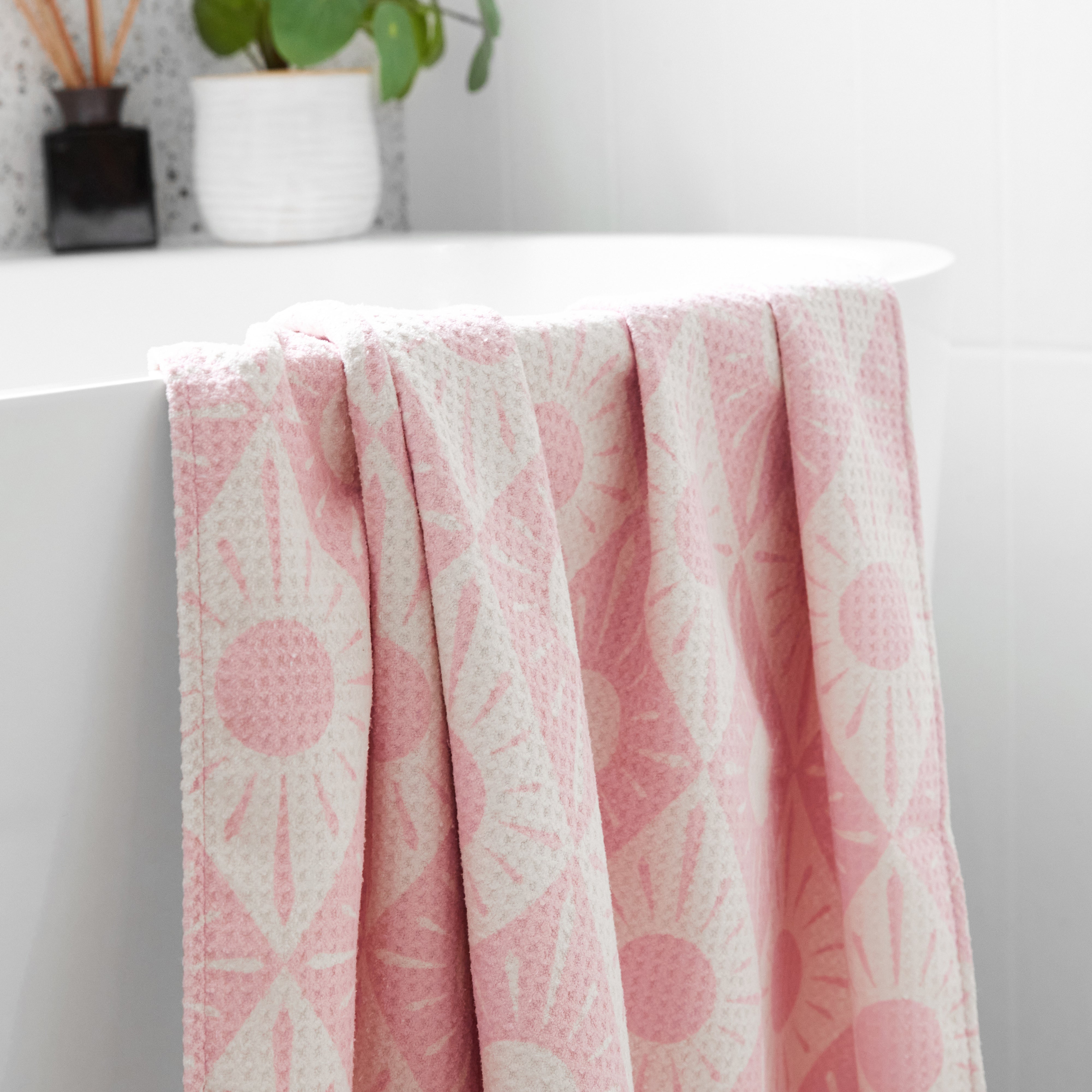 Large Bath Towel - Diamond Pink