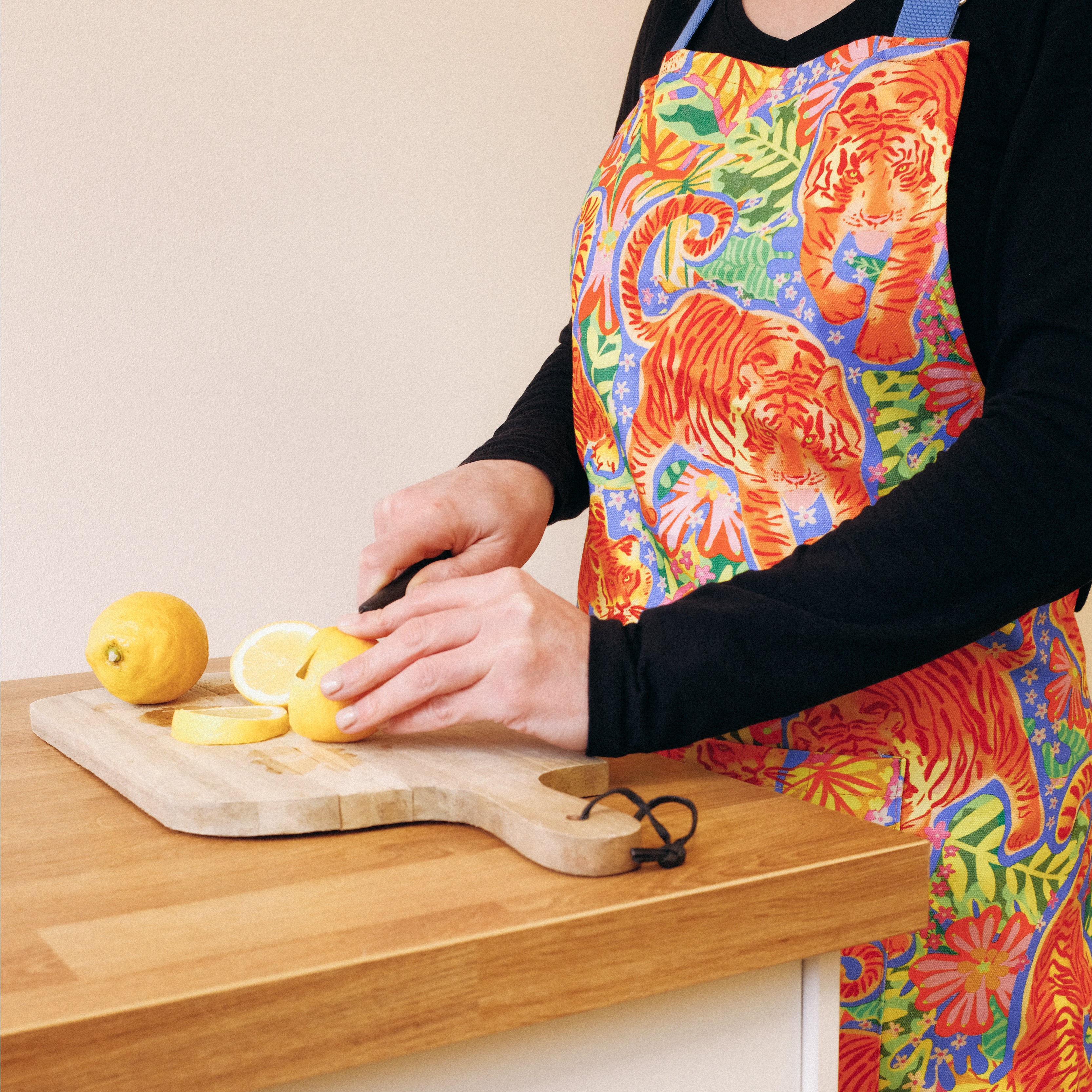 WWF Jungle Roar Apron