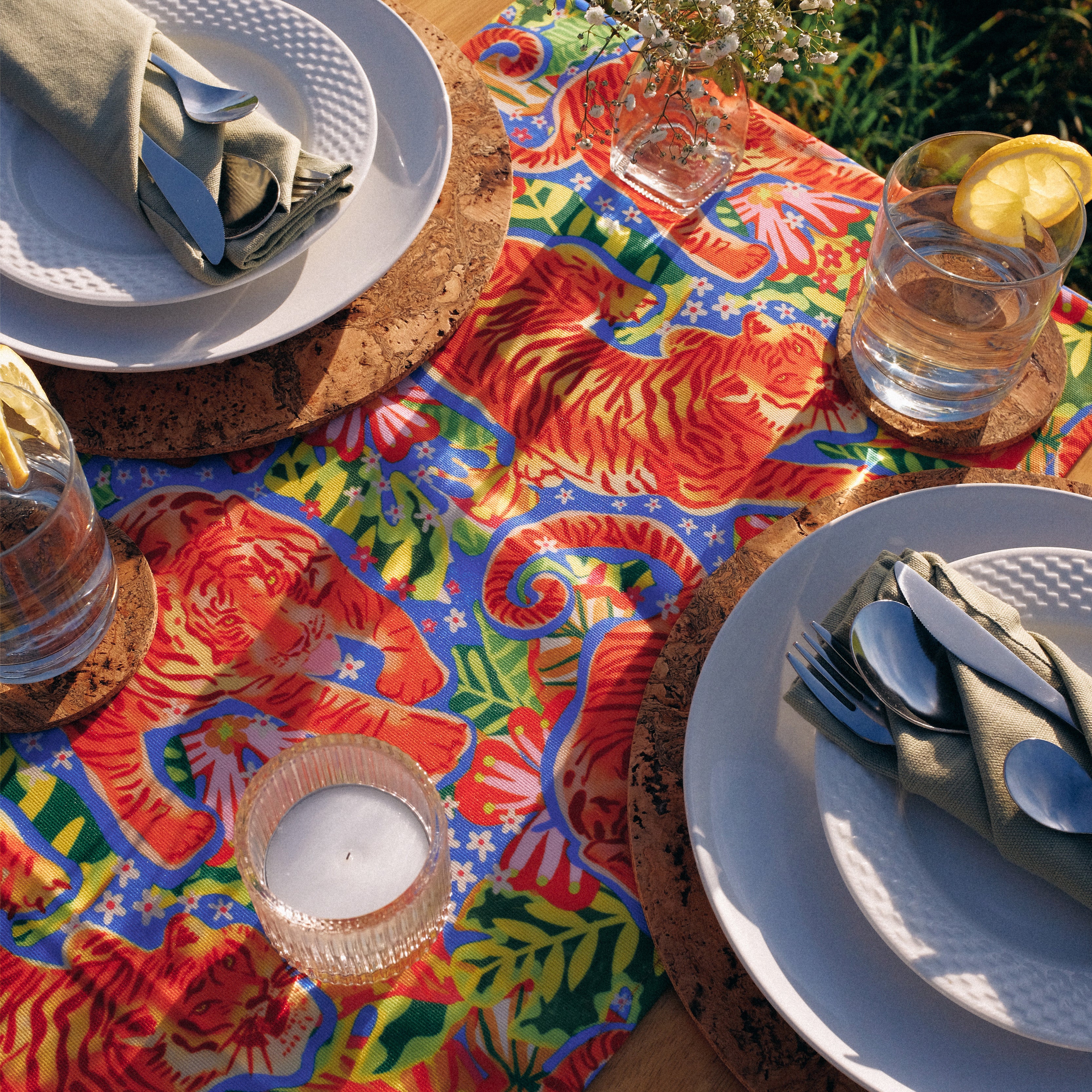 WWF Jungle Roar Table Runner