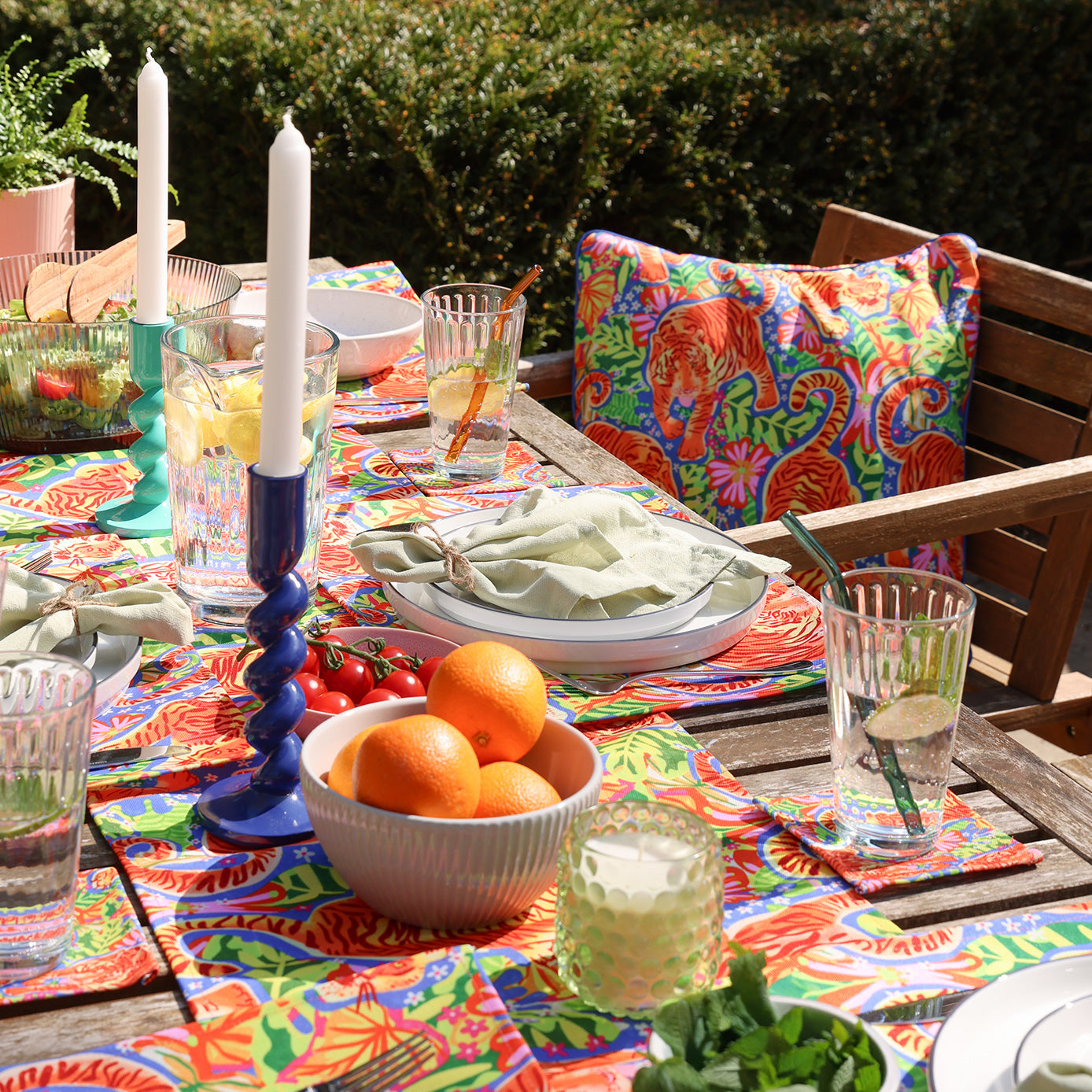 WWF Jungle Roar Table Runner
