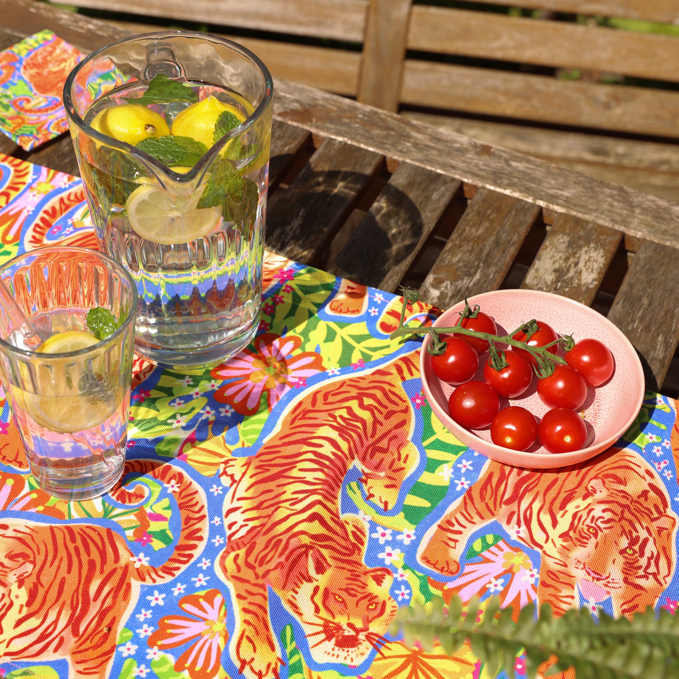 WWF Jungle Roar Table Runner