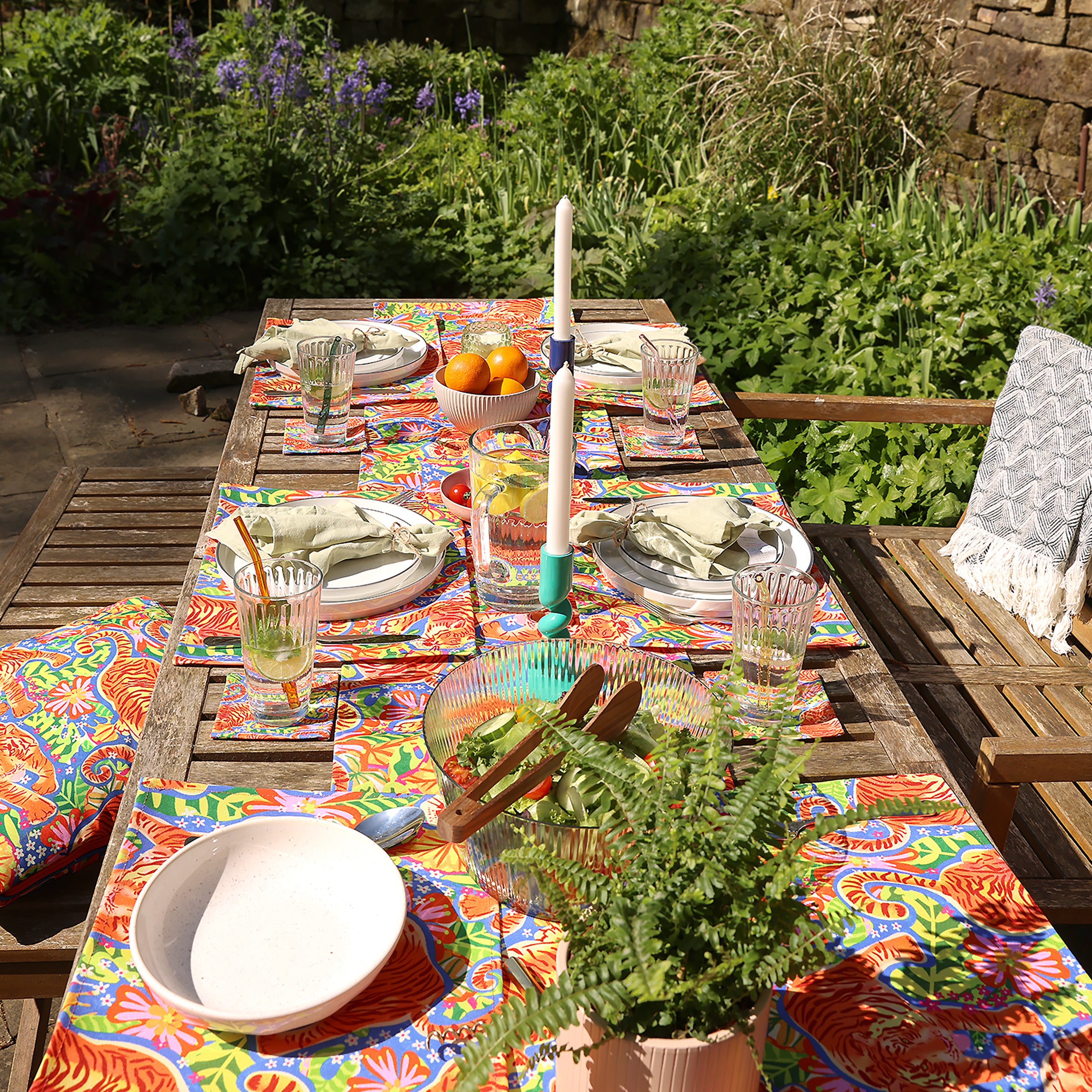 WWF Jungle Roar Table Runner