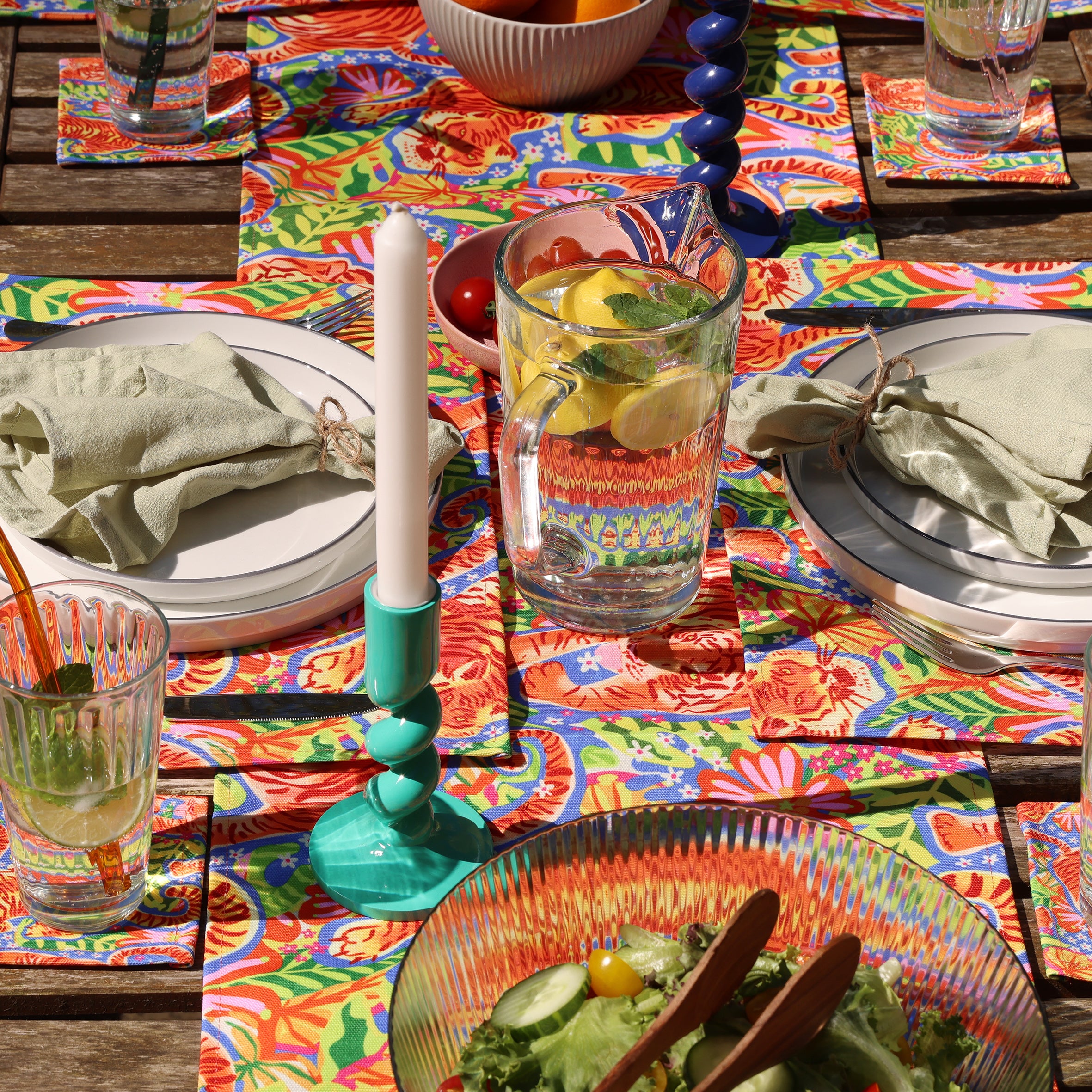 WWF Jungle Roar Table Runner