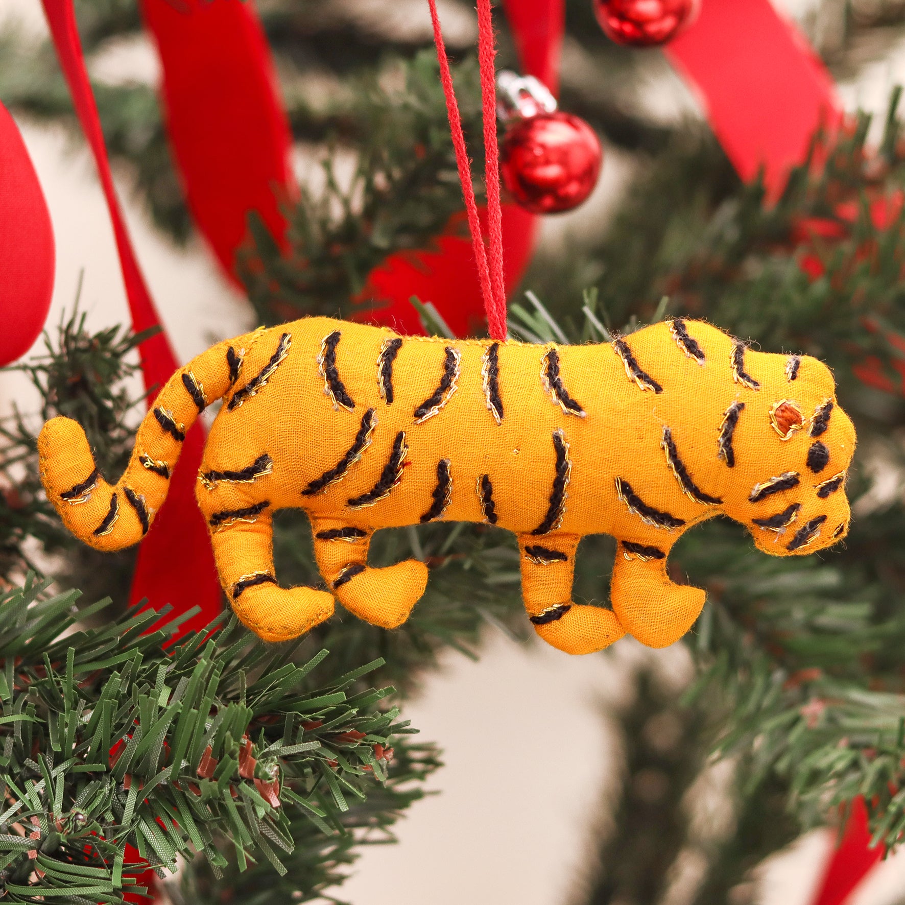 Christmas Decorations - Sparkly Tiger